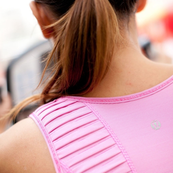 💫Lululemon Run: Stay On Course TankParis Pink White Microstripe - Picture 4 of 10
